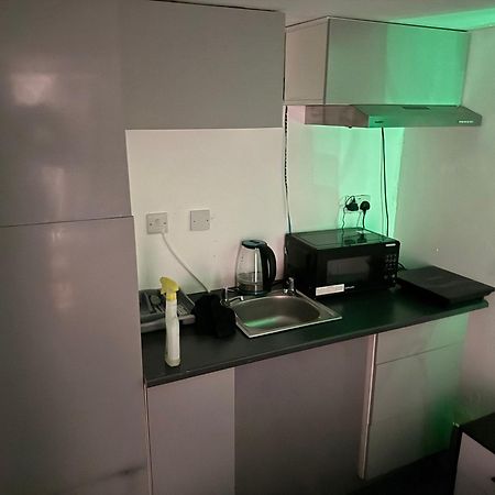 1 Bedroom In 3Bed House بريستول المظهر الخارجي الصورة